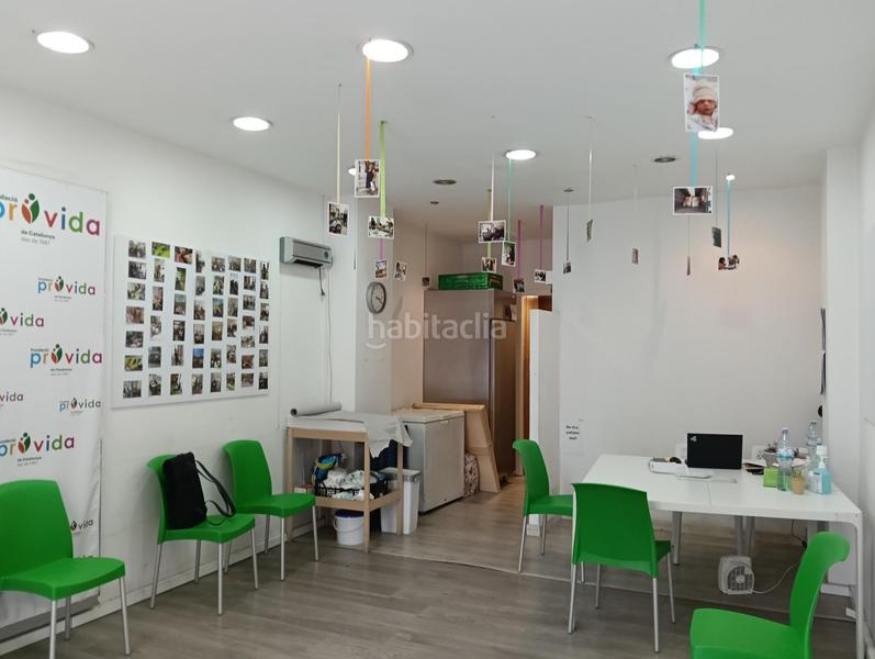 Foto c3b296dc-b0b7-45d1-b820-f9ff2c8ecb0e. Alquiler local comercial en gran via carlos iii 61 bis en Barcelona