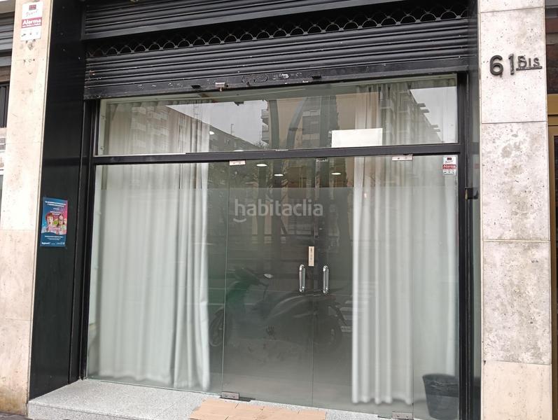 Foto 8c5ab7fa-ee7e-4a43-a216-0a8aa34a5728. Location local commercial dans gran via carlos iii 61 bis dans Barcelona