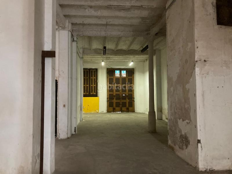 Foto fcf89860-0b7d-4717-96d7-e3384dbba73d. Alquiler local comercial en de julià portet 5 en Gòtic Barcelona