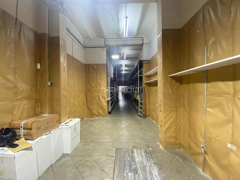 Foto 198f7f68-dc06-480d-8d32-7fb8a8a2a857. Locale commerciale in de les corts catalanes 478 in Barcelona