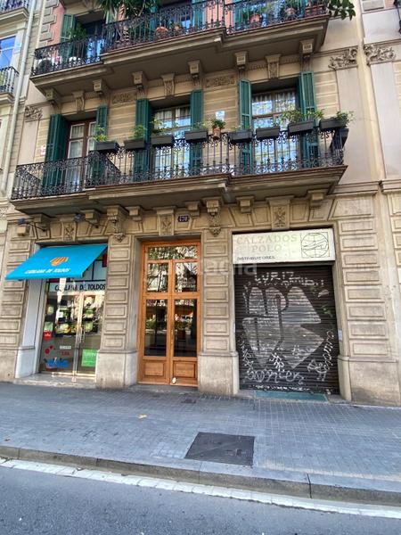 Foto fca88241-9b77-467f-b2c1-545db27b1a87. Locale commerciale in de les corts catalanes 478 in Barcelona