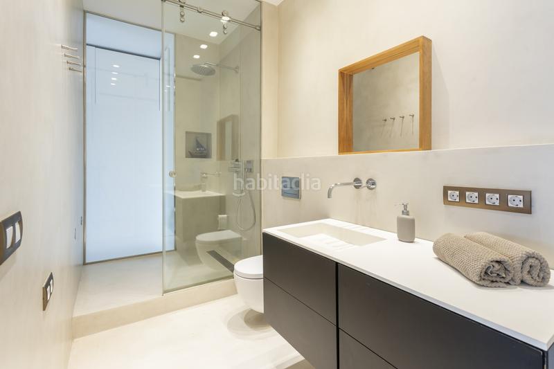 Foto 0f2e9f5b-9eef-4dd6-b980-ed713c7d951b. Rent office space in de roger de llúria 44 in Dreta de l´Eixample Barcelona