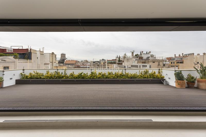 Foto aa00cb8f-b4f1-431e-a6fd-906097dae734. Rent office space in de roger de llúria 44 in Dreta de l´Eixample Barcelona