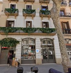 Business premise in De tamarit 162
