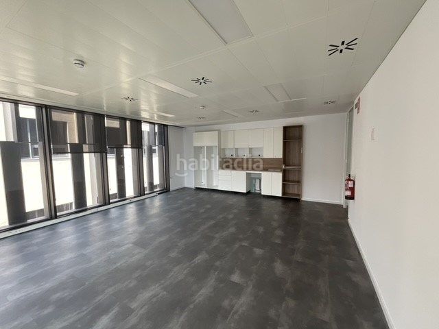 Foto c4f6b6c0-8830-4e52-8386-f55077551c0f. Affitto edificio in pallars 190 in Poblenou Barcelona