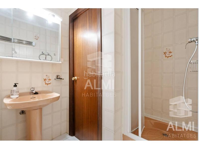 Foto 484c6962-1744-4863-a927-3baf3b5919e2. Piso  en venta en la via favencia con la calle pablo iglesias, en la Trinitat Nova en Barcelona