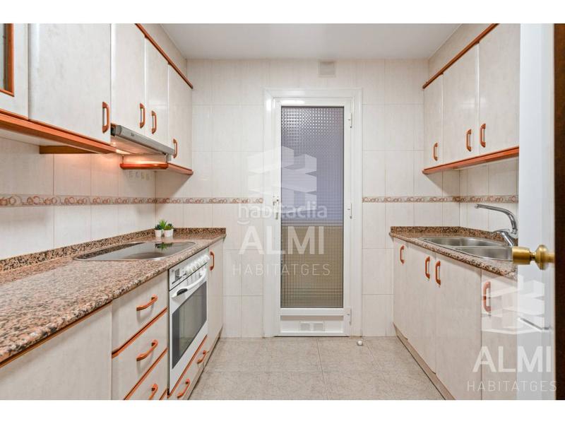 Foto cbdfe0ed-14ac-4768-8bab-624597e93204. Piso  en venta en la via favencia con la calle pablo iglesias, en la Trinitat Nova en Barcelona