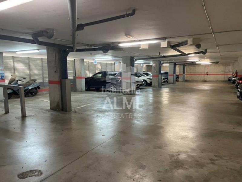 Foto 600ebb41-0fc0-4ae2-9423-1922900112c2. Parking voiture dans Sant Andreu de Palomar Barcelona