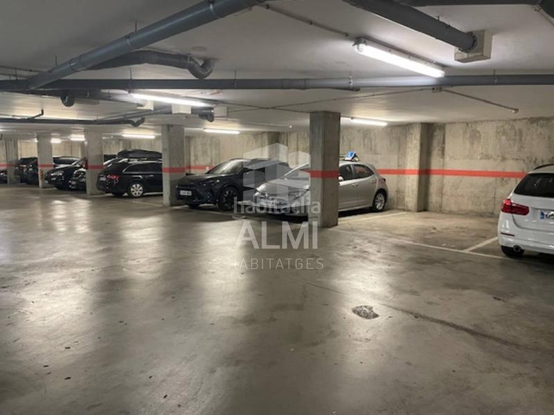 Foto 881b0e77-f6eb-486a-b3b2-b07068629b53. Parking voiture dans Sant Andreu de Palomar Barcelona