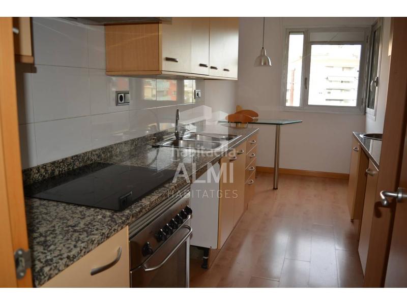 Foto 9fa799dc-2a65-47fd-8c8c-82562795ad7e. Affitto attico con riscaldamento piscina in Bon Pastor Barcelona