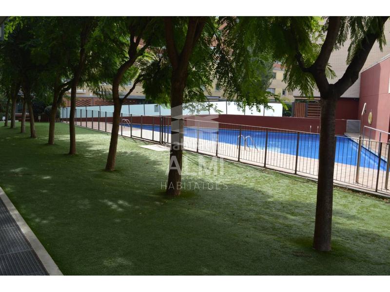 Foto 37a21f65-cffa-4d9d-8bde-f83454b9d48e. Alquiler ático piso en alquiler en el paseo de la habana en Barcelona