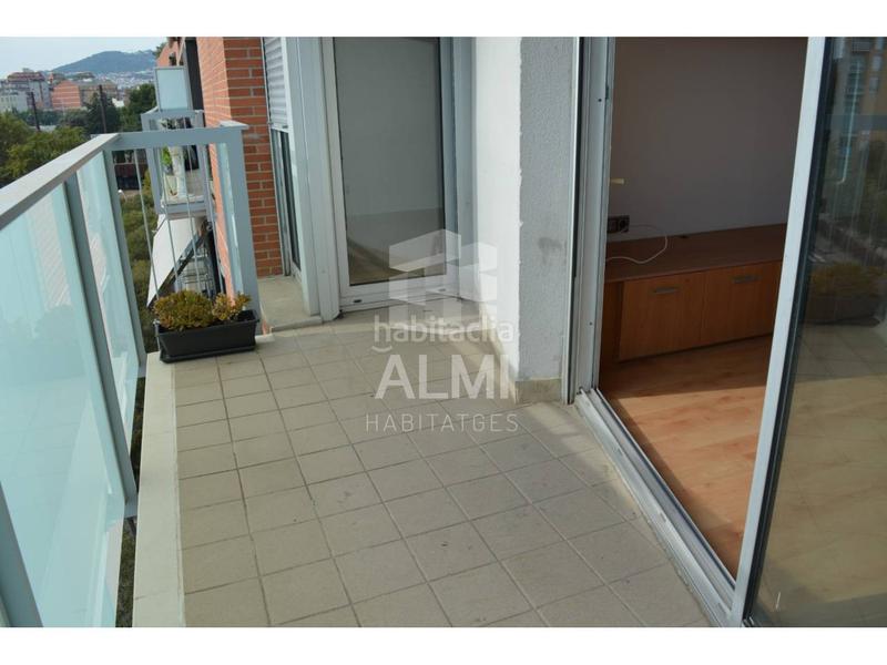 Foto 3cdc9de2-fba2-43d8-a2fb-f2d99d944cd8. Rent penthouse with heating pool in Bon Pastor Barcelona