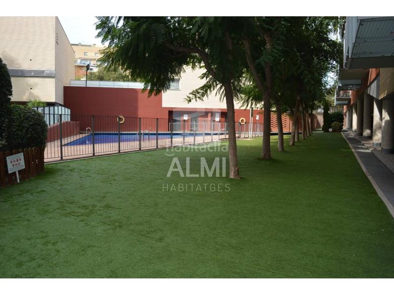 Foto 5661258f-1907-4d9e-a6c2-1f2d4a98b374. Rent penthouse with heating pool in Bon Pastor Barcelona