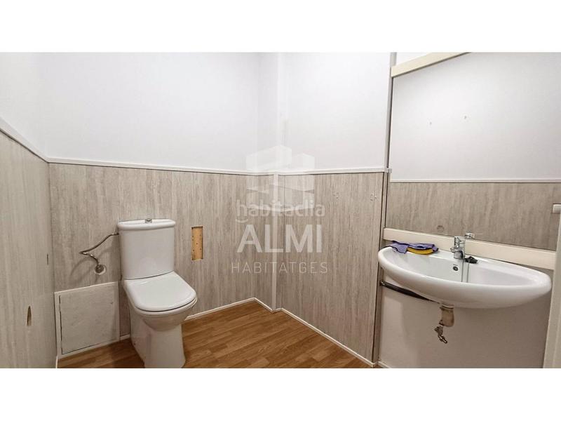 Foto f2fb8698-e8a8-4ca9-b54b-1d626fb1565a. Rent business premise in Sant Andreu de Palomar Barcelona
