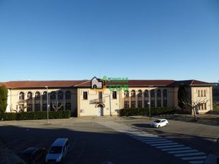 Édifice à Cervera. 2 edificios - casa de pueblo