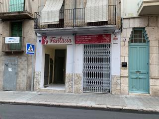 Lloguer Local Comercial a Centre. Local