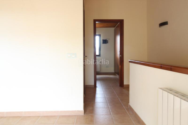 Foto d452d4e2-a831-4989-909b-c81e0548c9af. Dúplex piso en Garriguella