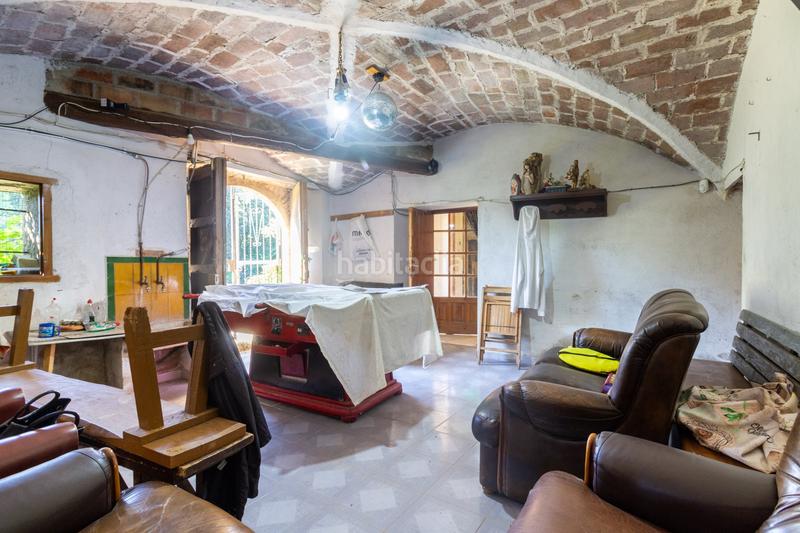 Foto fa5ced62-6061-4075-af3d-d998a667871a. Masia amb aparcament a Palau Girona