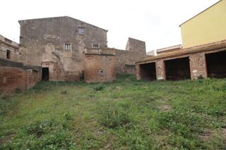 Masia a Peralada. Casa rústica