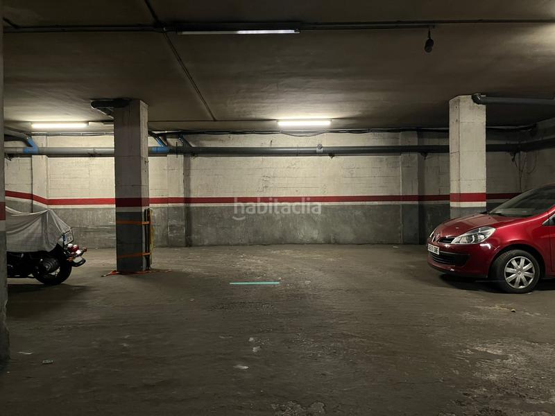 Foto 929d6b39-118a-4f08-b745-2e9a80199d65. Car parking in Centre Figueres