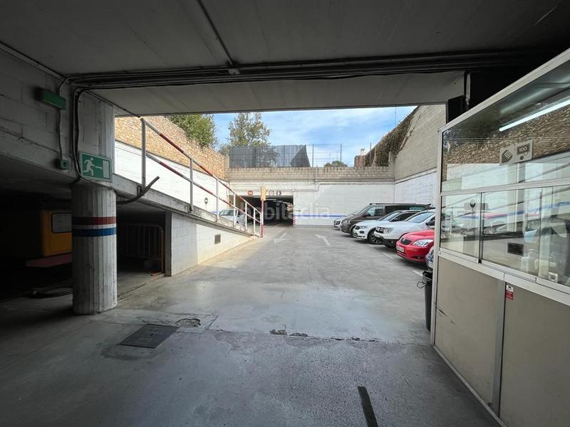 Foto 5172490c-55b5-458c-bd3b-490acdaeb625. Aparcament cotxe a Centre Figueres