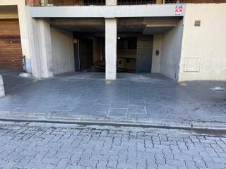 Aparcament cotxe a Centre. Aparcamiento
