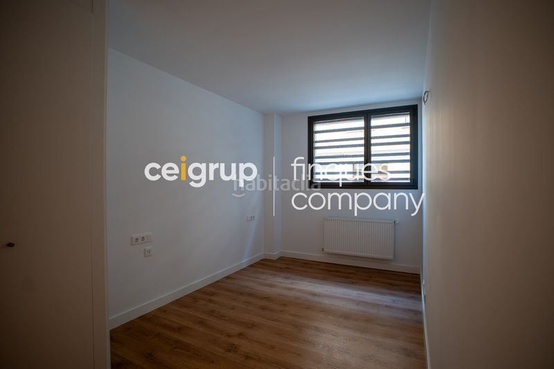 Foto 300ded91-e0af-4ff6-ae44-fc6a6adff0e2. Planta baixa amb calefacció aparcament piscina a Girona
