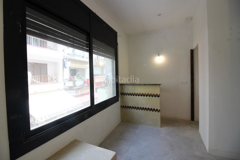 Foto f6b362de-ff52-4d67-bf8d-8e75e034d45b. Rent business premise in Centre Roses