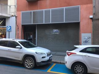 Lloguer Local Comercial a Centre. Local