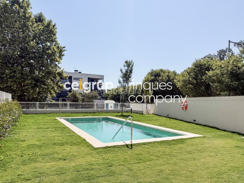 Foto 11f31e25-f595-4ead-8ebb-a228e400a447. Planta baixa amb calefacció aparcament piscina a Girona