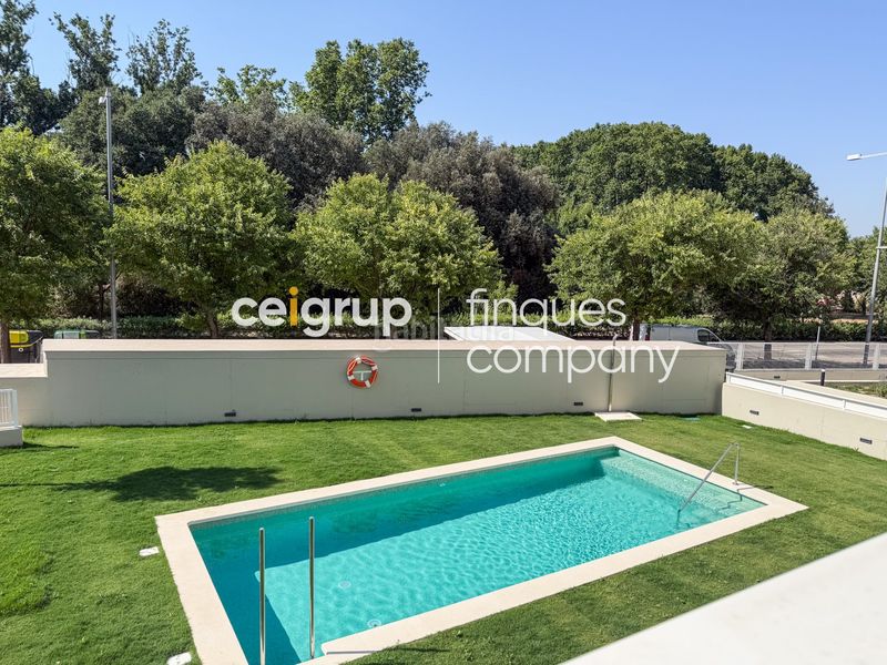Foto 1b6867da-538c-48d9-b080-6c7799551e86. Planta baixa amb calefacció aparcament piscina a Girona