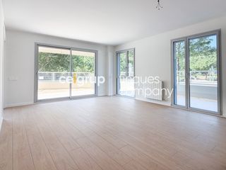 Planta baixa a Domeny. Piso