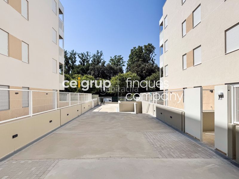 Foto 4a21e361-f344-405e-9459-6b72e2924721. Planta baixa amb calefacció aparcament piscina a Girona