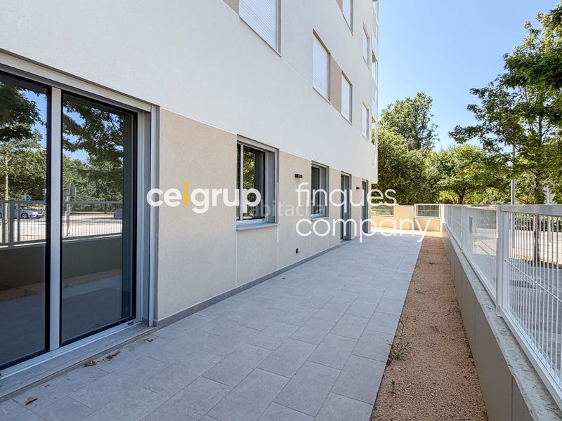 Foto 9463a3a7-0f22-42c7-974a-3988fb6a5b18. Planta baixa amb calefacció aparcament piscina a Girona