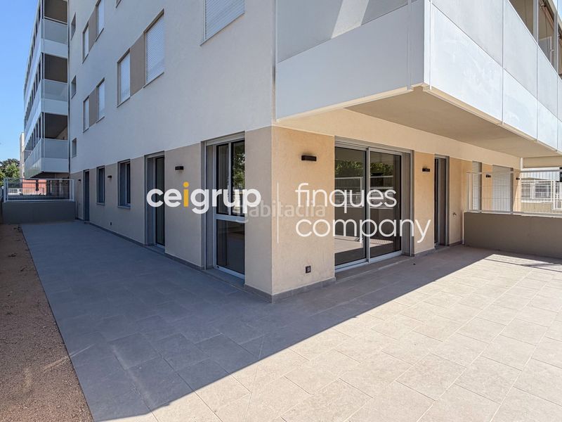 Foto bff0a1d6-a0a8-49ce-9db1-05f72381cb0c. Planta baixa amb calefacció aparcament piscina a Girona