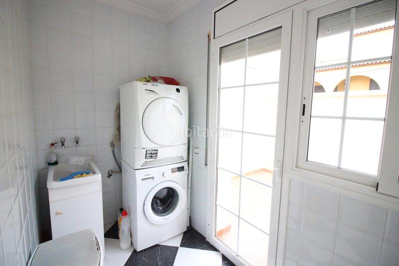 Foto c64b0623-a71f-4e5d-b0b2-e4523fc7961f. Xalet amb calefacció aparcament piscina a Nord Roses