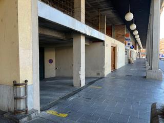 Aparcament cotxe a Centre. Aparcamiento