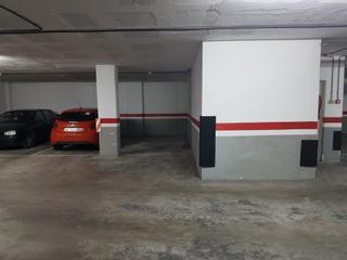 Location Parking voiture à Eixample Sud-Migdia. Aparcamiento