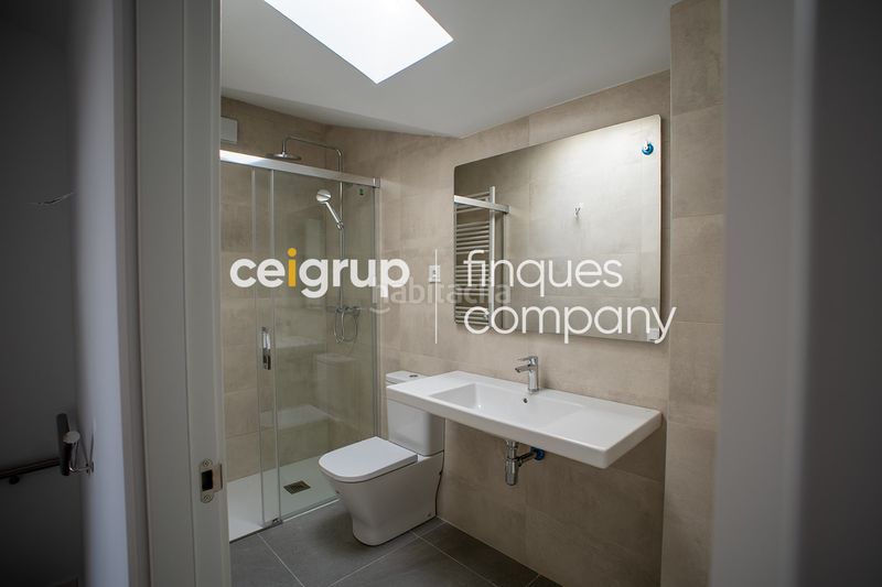 Foto f45a34f8-9693-44c9-a0fa-a9eb06af291a. Dúplex amb calefacció piscina a Montilivi Girona