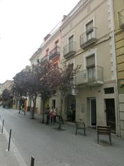 Lloguer Local Comercial a Centre. Local