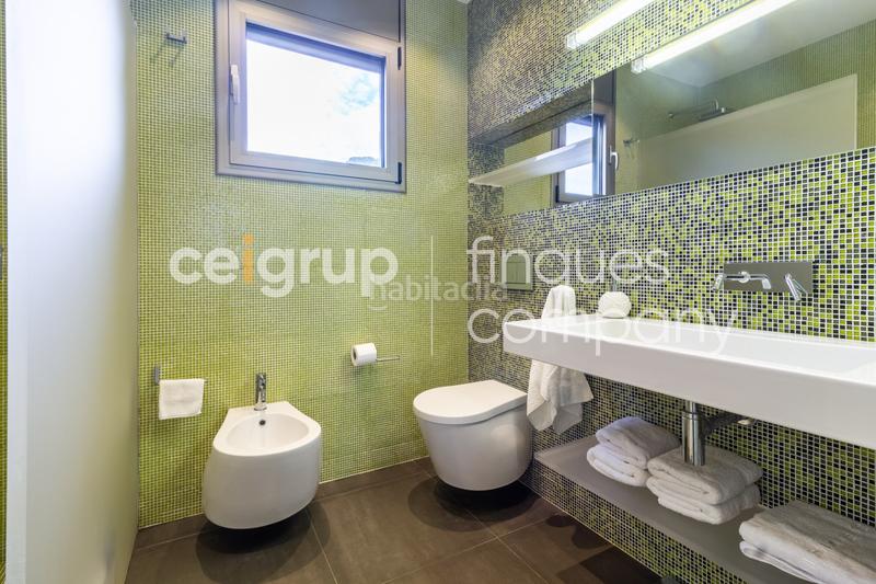 Foto b9f9a57c-6a8f-42e6-b1fe-5b93ffcc5c66. Chalet casa chalet en Jonquera (La)