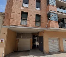 Aparcament cotxe a Creu de la Mà. Aparcamiento