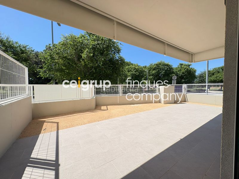 Foto 57410d7c-2ff4-46e8-9896-d3b1e75b8cf7. Planta baixa 177m<sup>2</sup> amb calefacció piscina a Domeny Girona