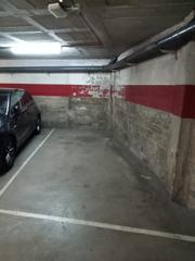 Car parking in Eixample Nord