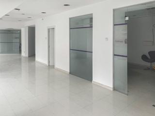 Rent Office space in Eixample Nord. Oficinadespacho