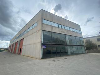 Miete Fabrikhalle in Vilafant. Nave