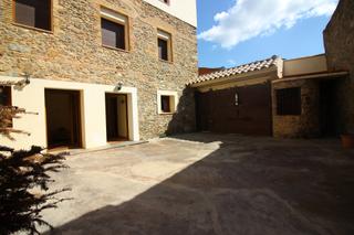 Chalet in Palau-saverdera. Casa chalet