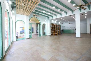 Lloguer Local Comercial a Puig Rom-Canyelles-Almadrava. Local