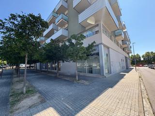 Lloguer Local Comercial a Poble Nou-Olivar Gran. Local