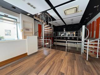 Rent Business premise in Centre. Local